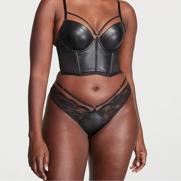 Fishnet Floral Open back Panty - Picture 5 of 5